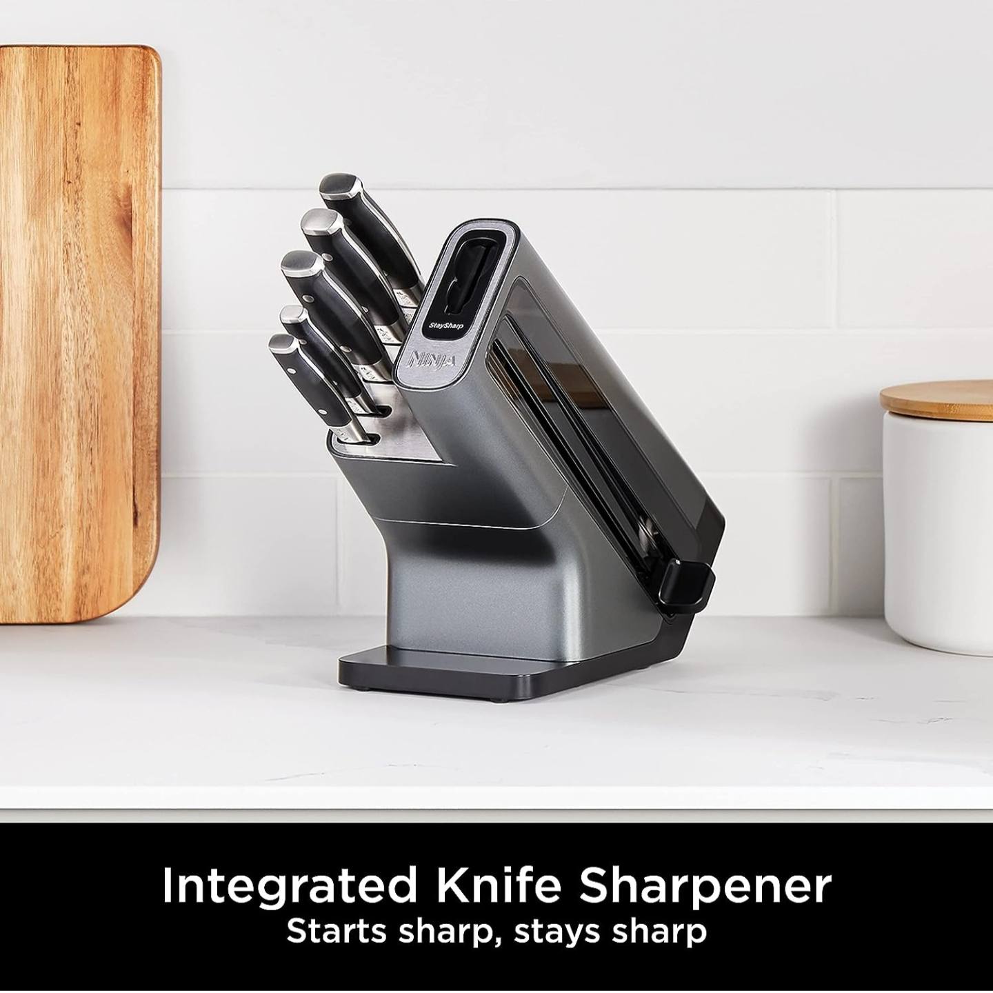 Best Buy: Ninja Foodi NeverDull Premium 14-Piece Knife Block Set with  Built-in Sharpener System Black & Silver K32014